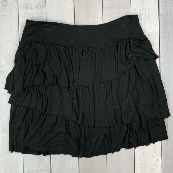 Banana Republic black tiered ruffle skirt - Picture 5 of 6